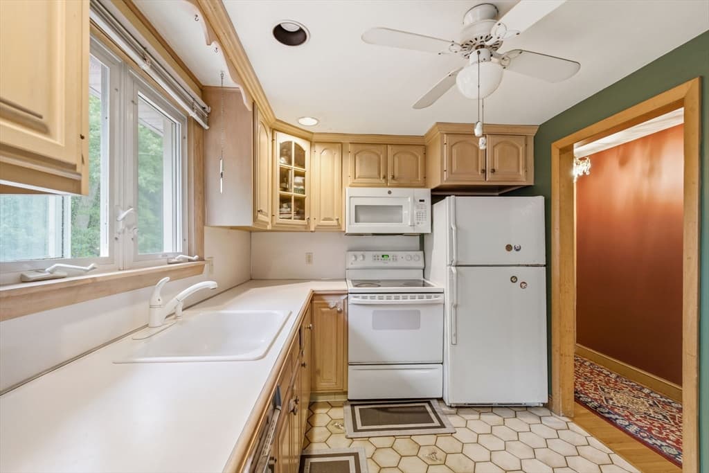 5 Hull Dr, Saugus MA 01906 photo 10