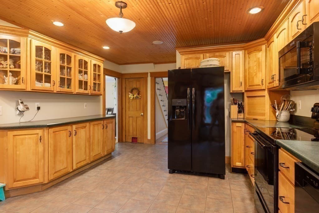 27 Elm Street, Leominster MA 01453 photo 6