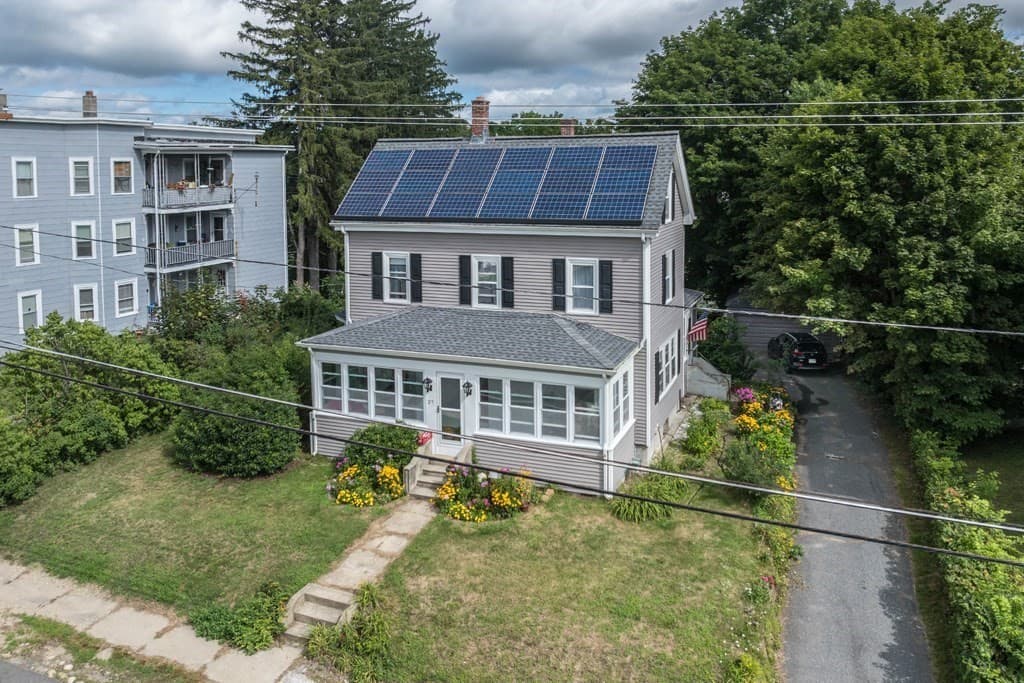 27 Elm Street, Leominster MA 01453