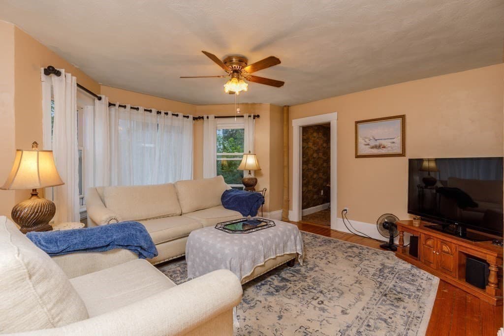 27 Elm Street, Leominster MA 01453 photo 8