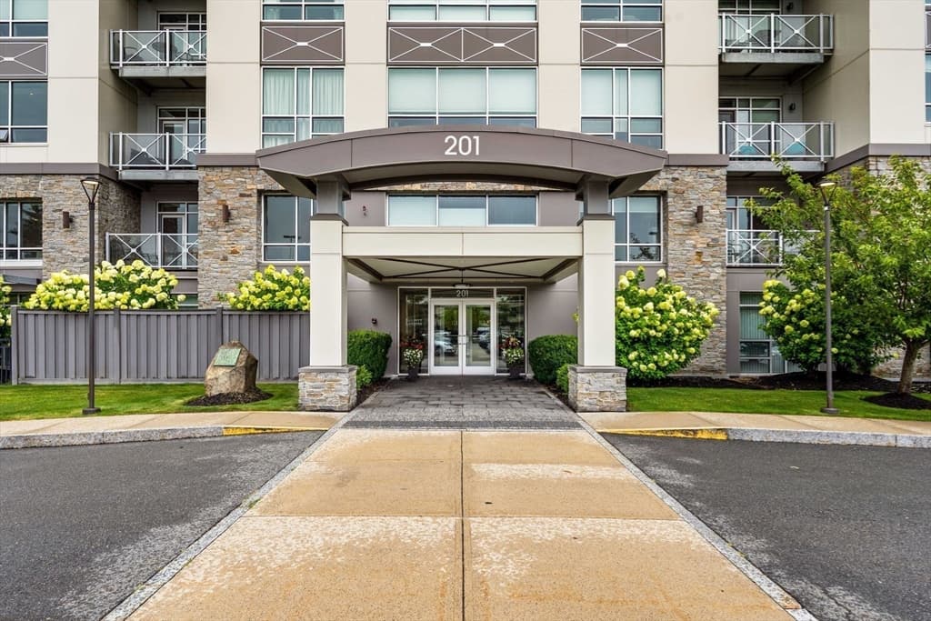 201 Elliott # 200, Beverly MA 01915