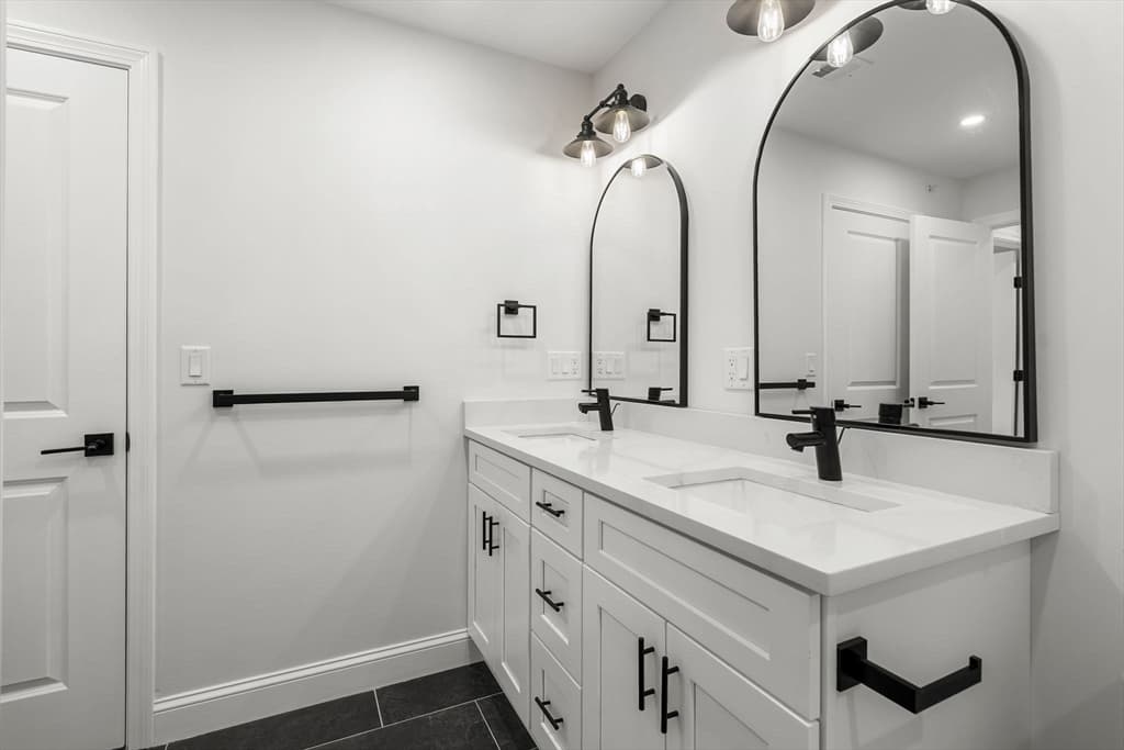 Condominium at 13 Whitman Circle # 13, Bellingham MA 02019, Bellingham, photo 32 of 38