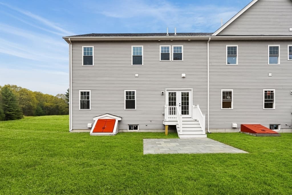 Condominium at 13 Whitman Circle # 13, Bellingham MA 02019, Bellingham, photo 37 of 38
