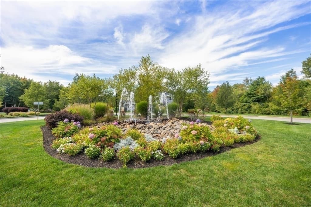 Condominium at 2 Longwood Lane # 204, Hanover MA 02339, Hanover, photo 36 of 42