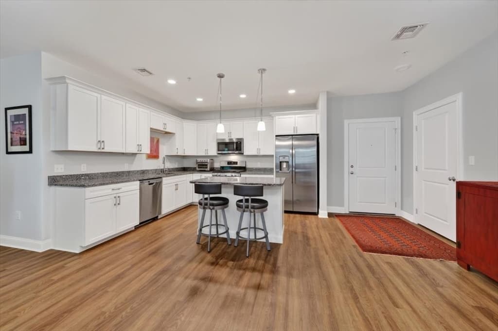 2 Longwood Lane # 204, Hanover MA 02339