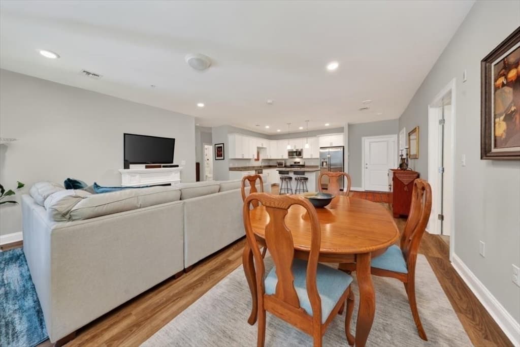 Condominium at 2 Longwood Lane # 204, Hanover MA 02339, Hanover, photo 5 of 42