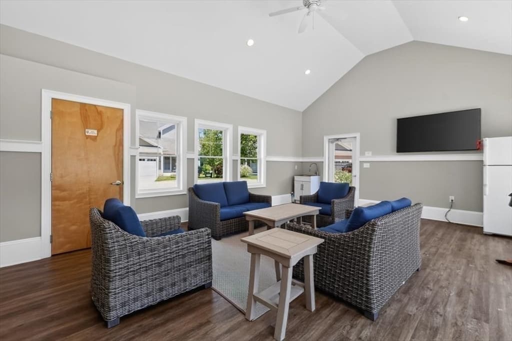 Condominium at 2 Longwood Lane # 204, Hanover MA 02339, Hanover, photo 37 of 42