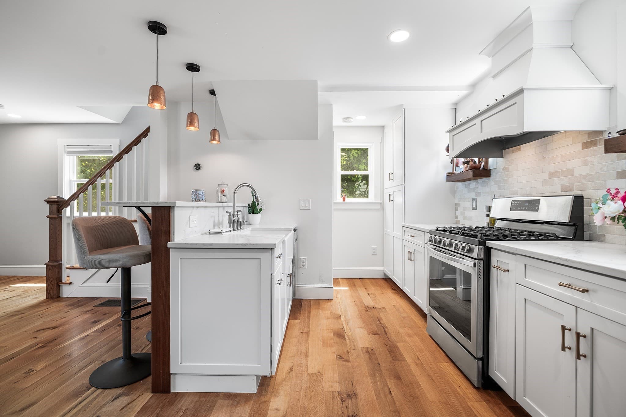 Single Family Residence at 342 Franklin St, Framingham MA 01702, photo 6 of 27
