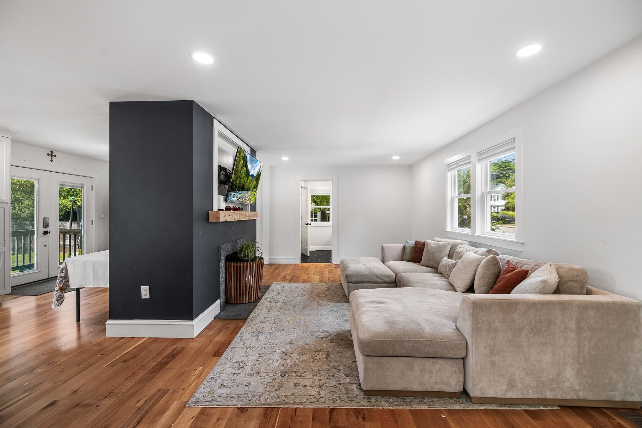 Single Family Residence at 342 Franklin St, Framingham MA 01702, photo 4 of 27