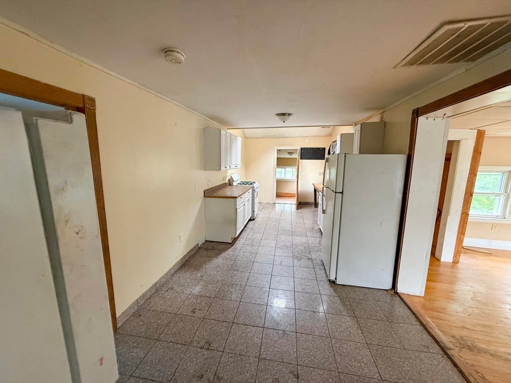 33 Avalon St, Revere MA 02151 photo 4