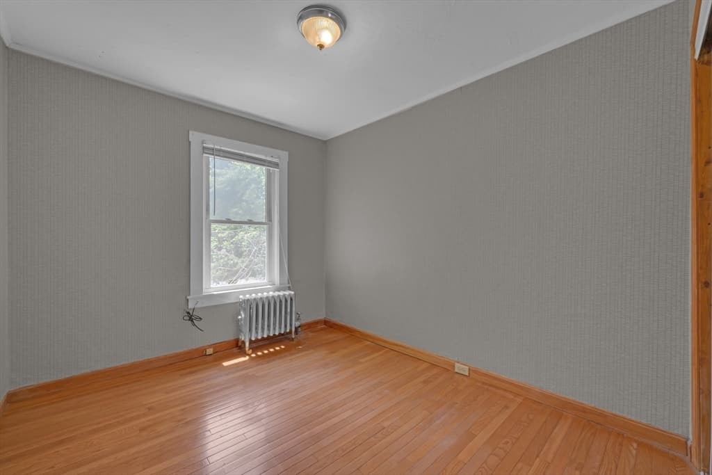 90 Sayles St, Southbridge MA 01550 photo 8
