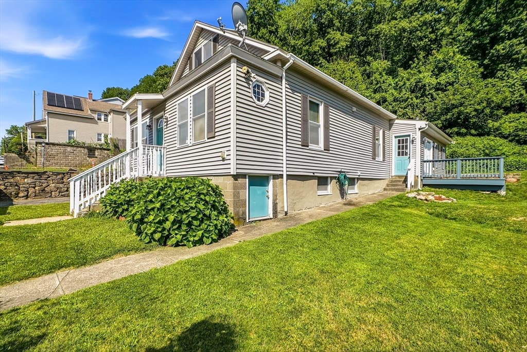 55 Chilmark St, Worcester MA 01604 photo 3