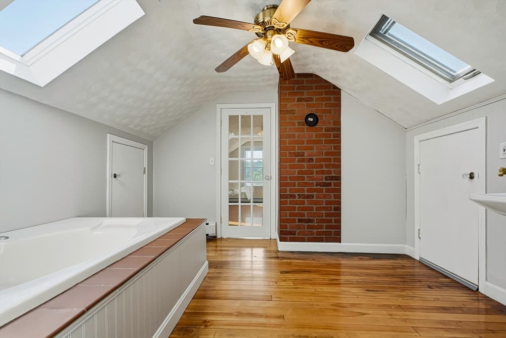 55 Chilmark St, Worcester MA 01604 photo 36