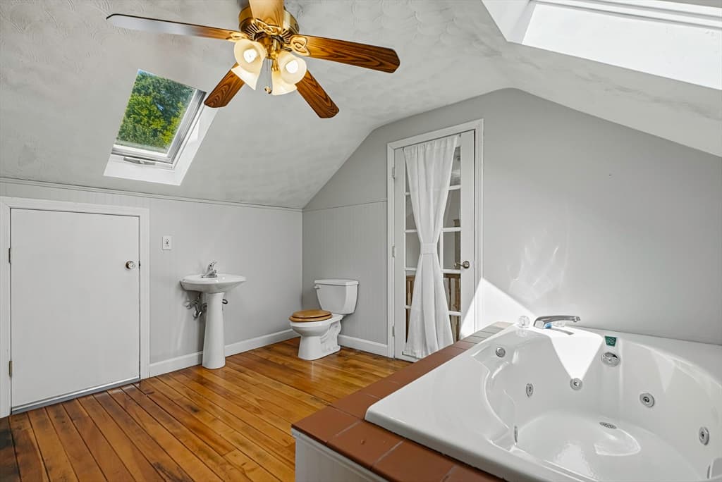 55 Chilmark St, Worcester MA 01604 photo 37