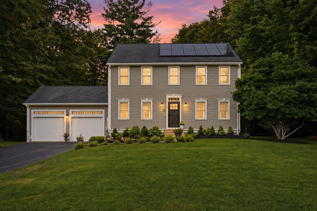 21 Wildflower Dr, Sutton MA 01590 photo 2
