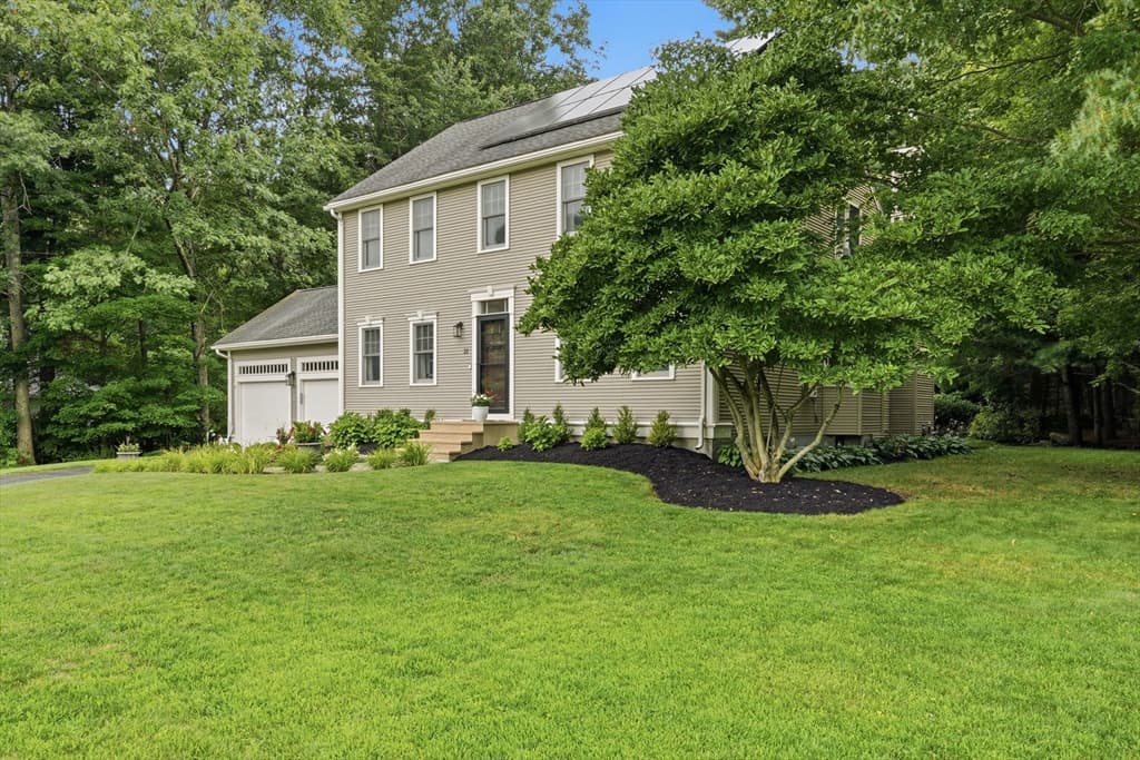 21 Wildflower Dr, Sutton MA 01590 photo 3