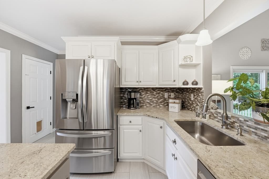 21 Wildflower Dr, Sutton MA 01590 photo 14