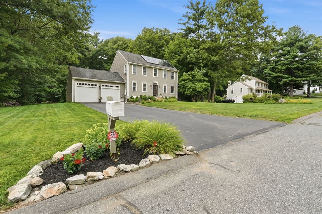 21 Wildflower Dr, Sutton MA 01590 photo 4