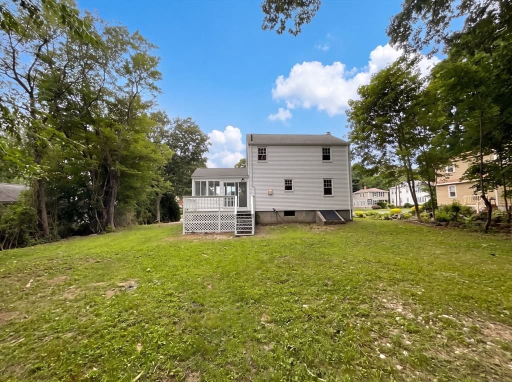 48 Woodlawn St, Randolph MA 02368 photo 2