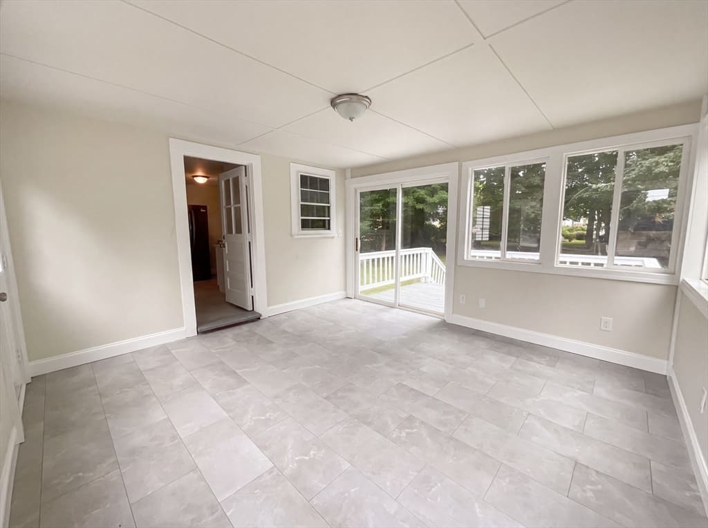 48 Woodlawn St, Randolph MA 02368 photo 10