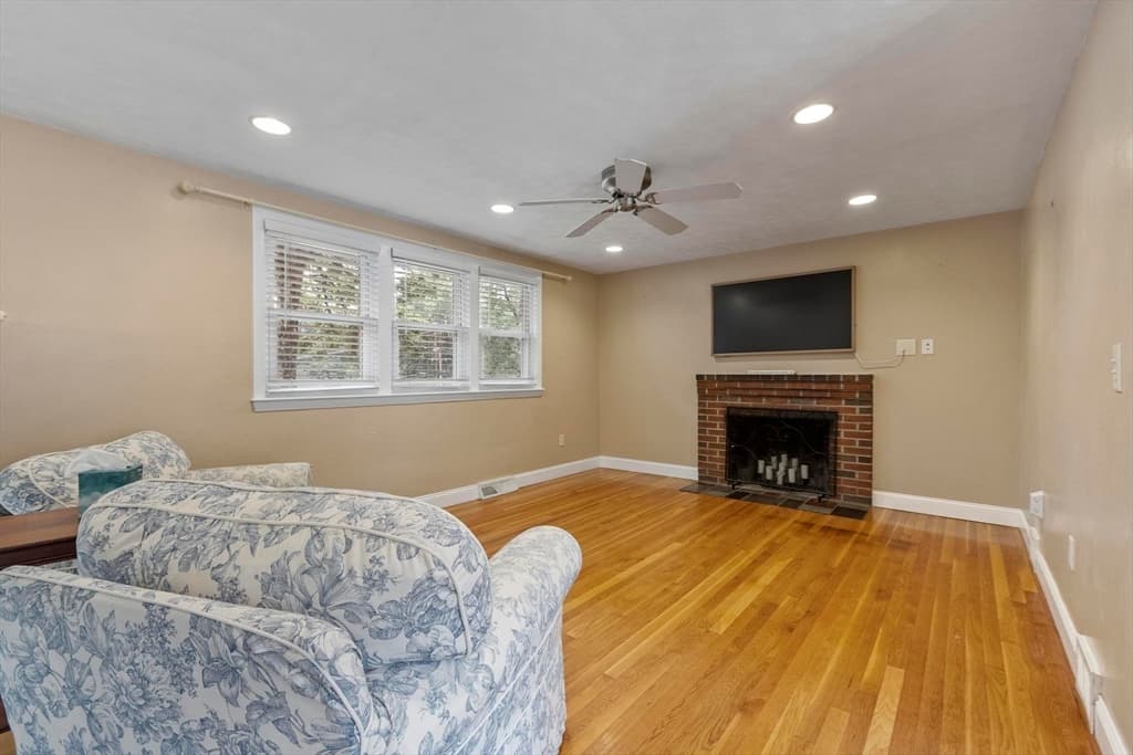 2 Stratton Dr, Hudson MA 01749 photo 8