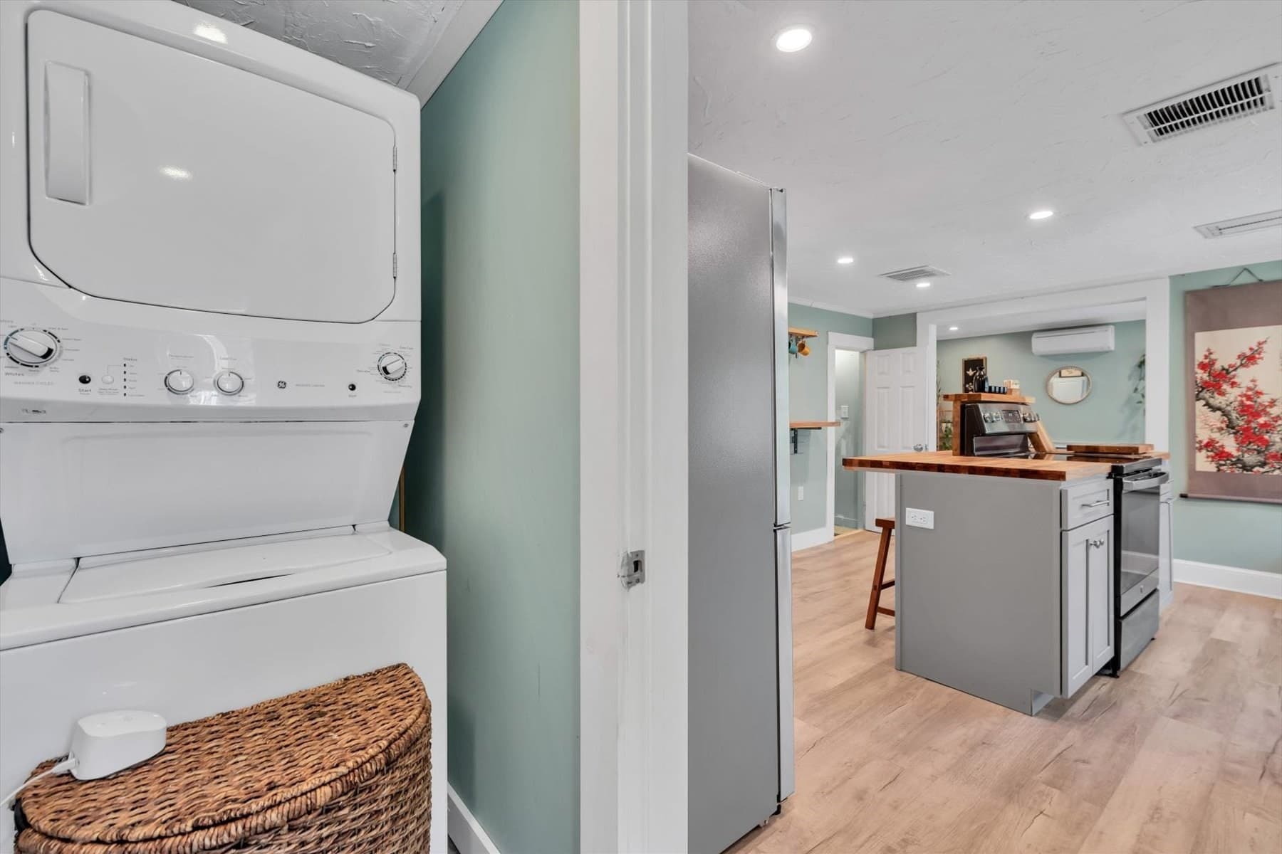 Single Family Residence at 44 Maple Avenue, Barnstable MA 02601, photo 6 of 42