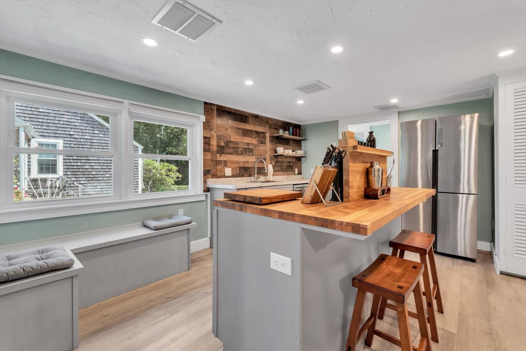 Single Family Residence at 44 Maple Avenue, Barnstable MA 02601, photo 9 of 42