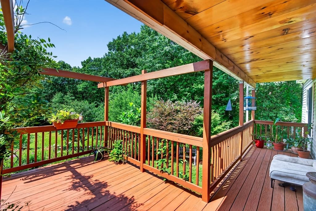 410 Billings Rd, Fitchburg MA 01420 photo 3