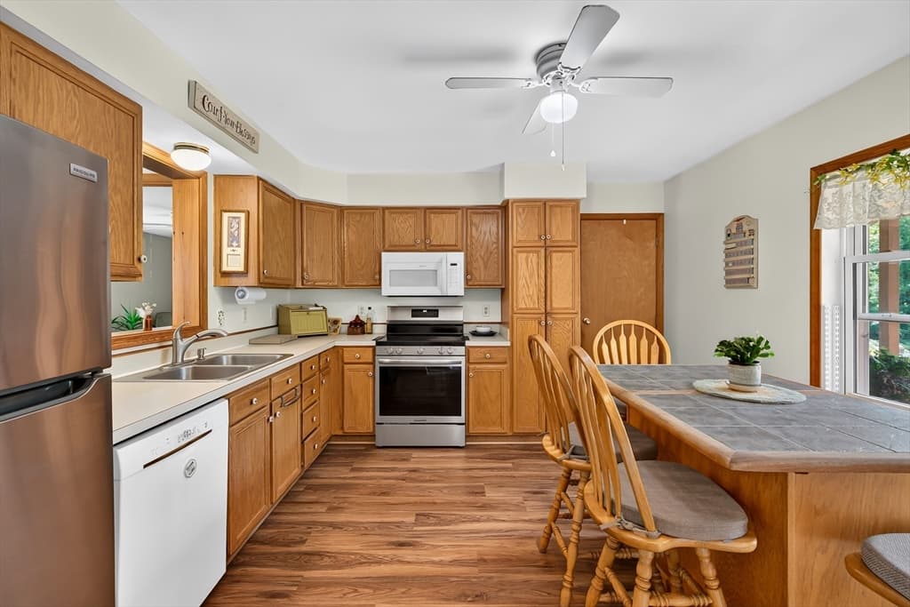 410 Billings Rd, Fitchburg MA 01420 photo 4