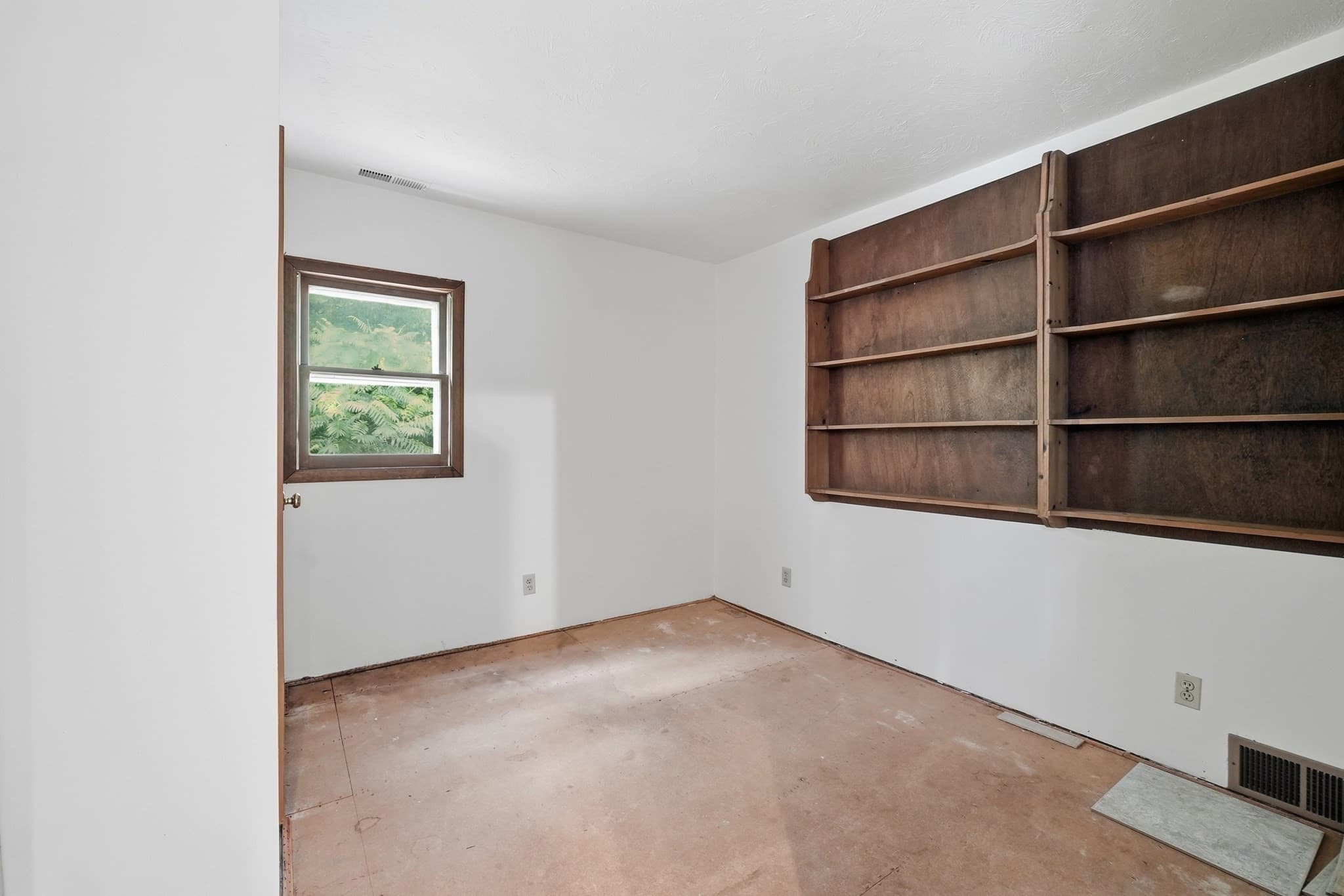 Single Family Residence at 58 Lakeshore Dr Ext, West Brookfield MA 01585, West Brookfield, photo 36 of 41