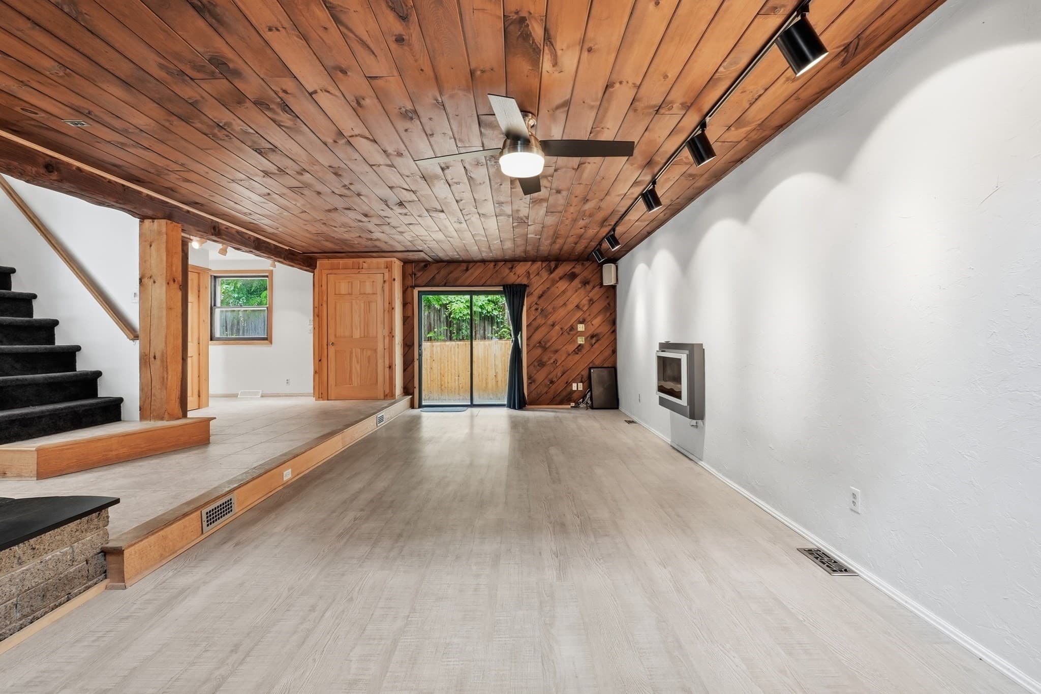 Single Family Residence at 58 Lakeshore Dr Ext, West Brookfield MA 01585, West Brookfield, photo 20 of 41
