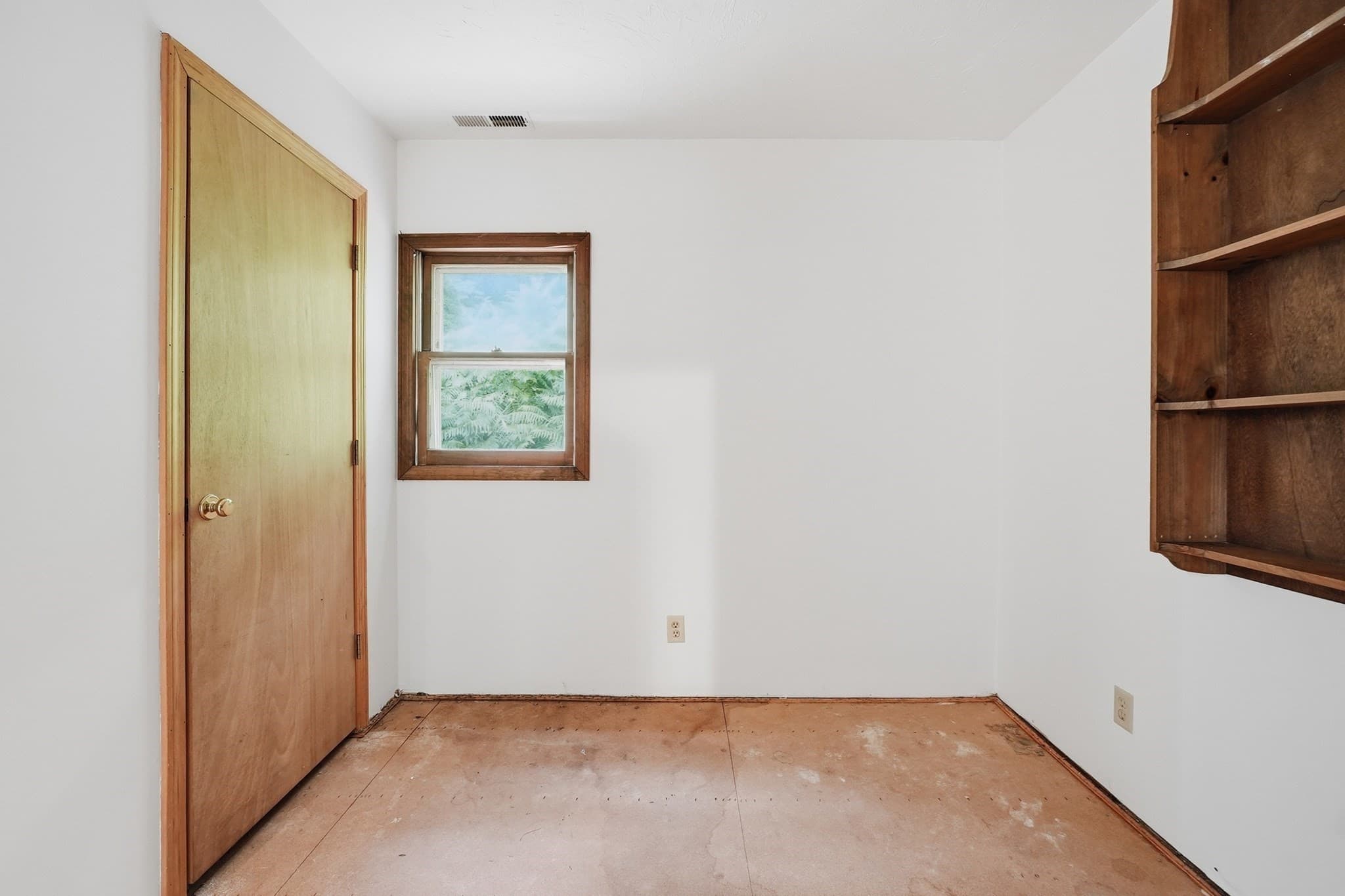 Single Family Residence at 58 Lakeshore Dr Ext, West Brookfield MA 01585, West Brookfield, photo 35 of 41