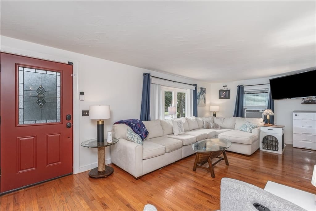 254 Cambridge Rd, Woburn MA 01801 photo 6