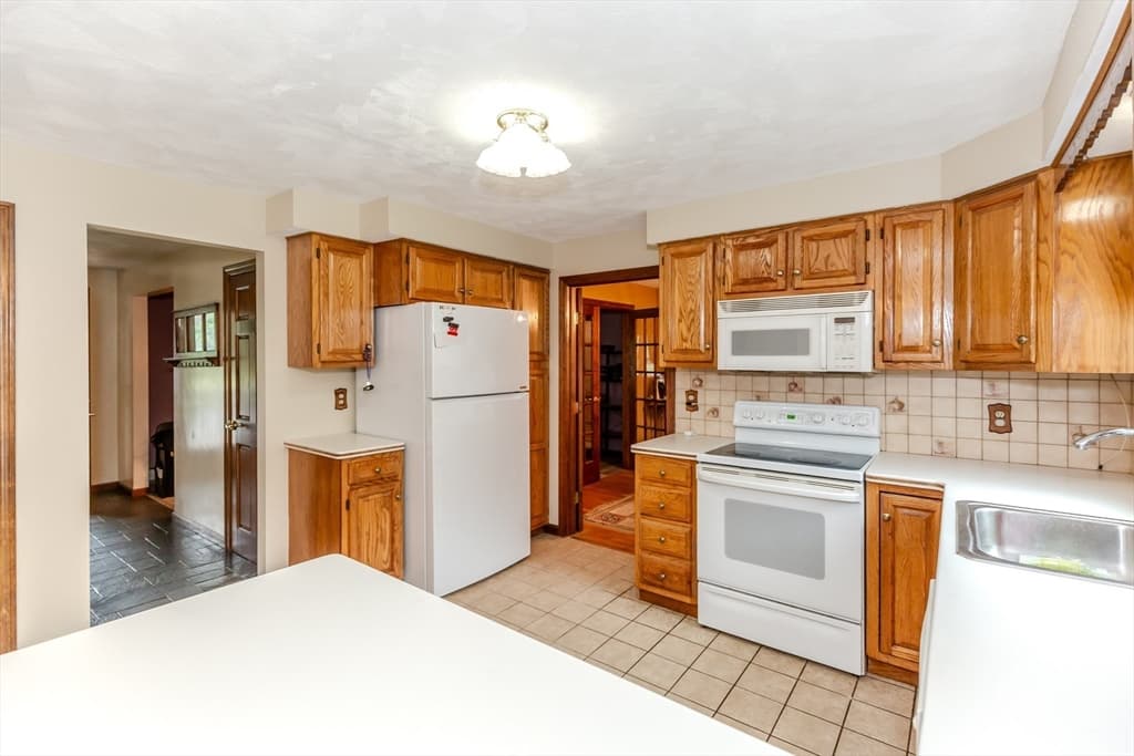 5 Spruce Street, Blackstone MA 01504 photo 5