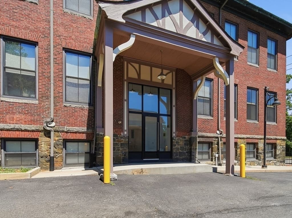 220 Spencer Ave # 104, Chelsea MA 02150 photo 2