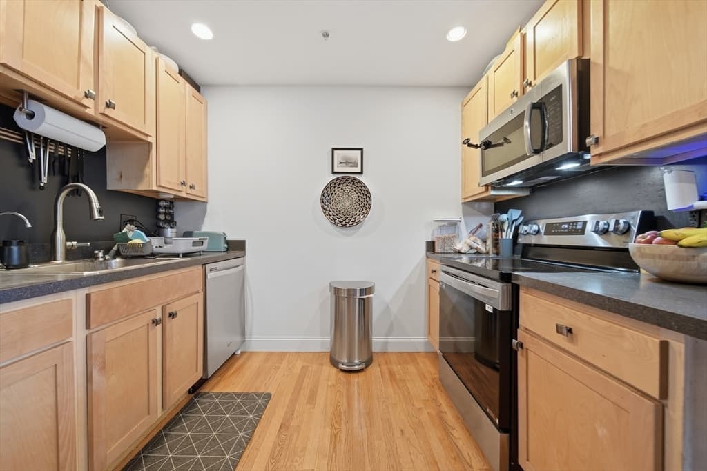 220 Spencer Ave # 104, Chelsea MA 02150 photo 3
