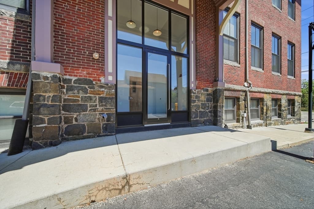 220 Spencer Ave # 104, Chelsea MA 02150 photo 25