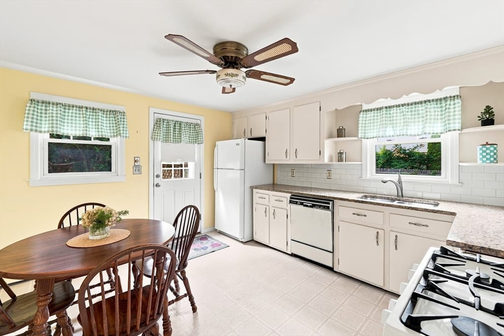 46 Fetherston Ave, Lowell MA 01852 photo 8