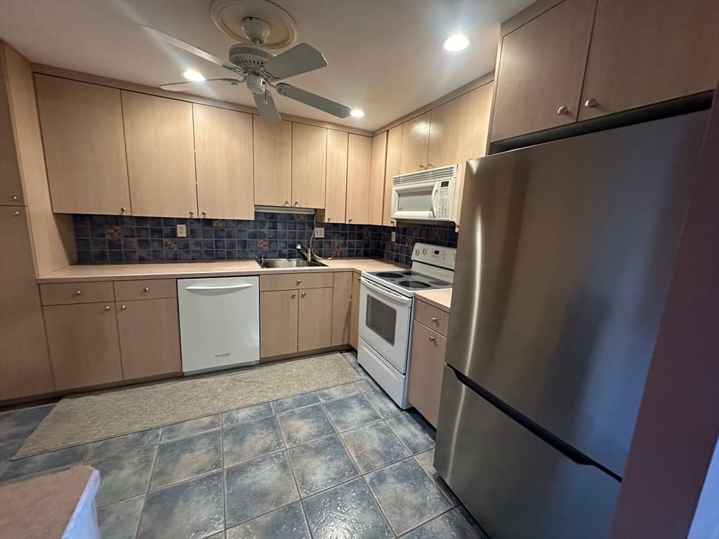 1321 Worcester Rd # 612, Framingham MA 01701 photo 6