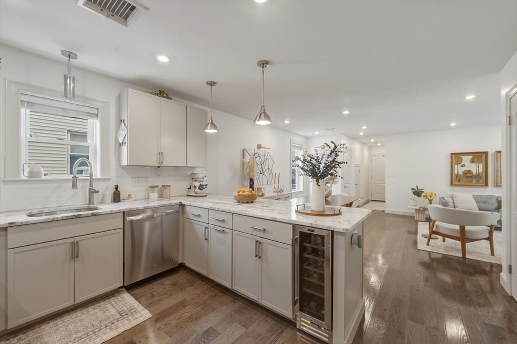 22 Otis St # 1, Somerville MA 02145 photo 6