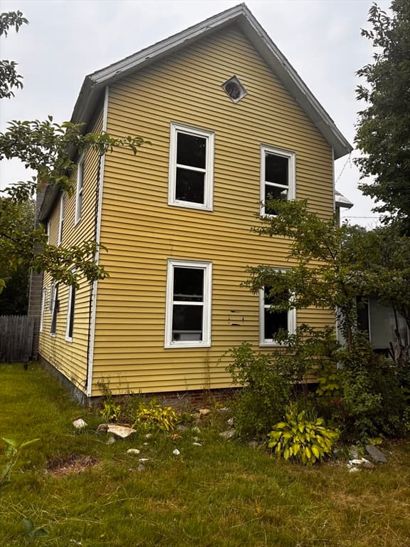 5 West High Street, Erving MA 01344