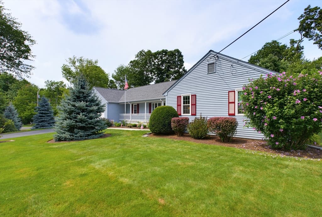 110 Colonial Road, North Attleboro MA 02760 photo 3