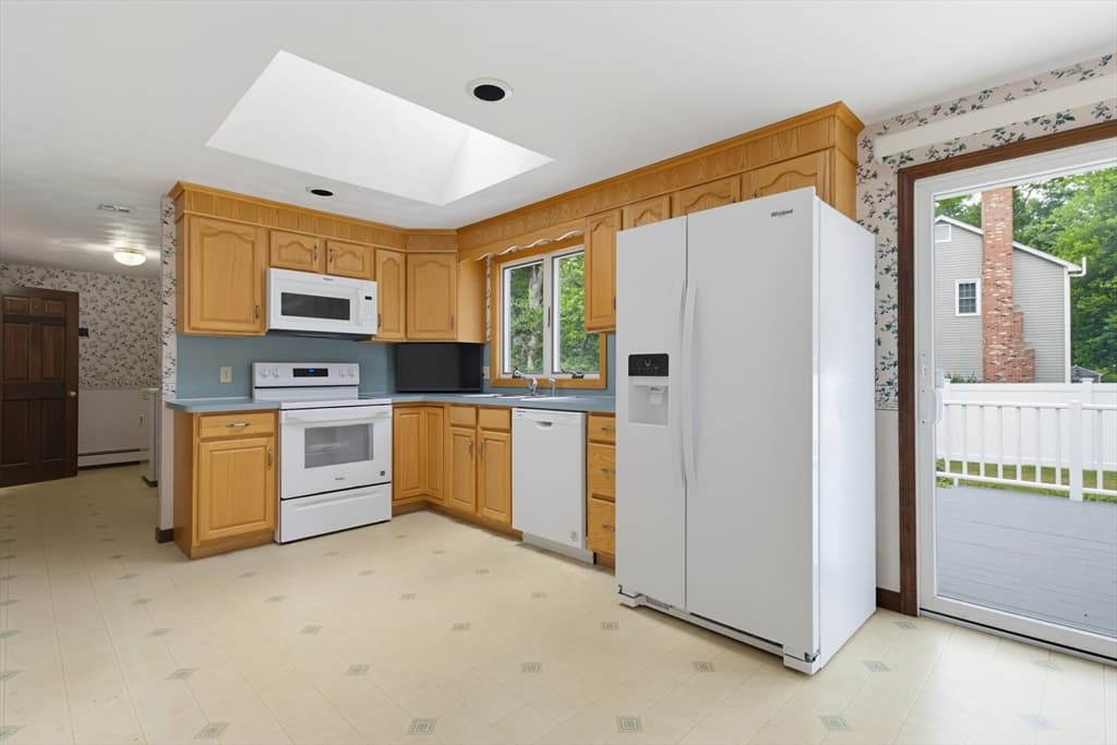 110 Colonial Road, North Attleboro MA 02760 photo 15