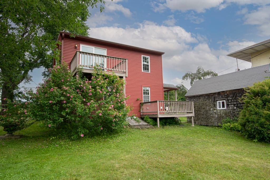 Single Family Residence at 12 Fairground Rd, Sturbridge MA 01566, Sturbridge, photo 4 of 20