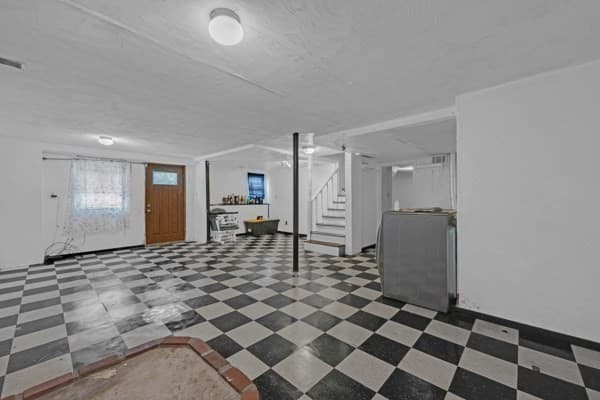 21 N Steele St, Worcester MA 01607 photo 5