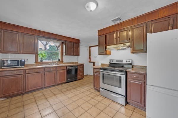 21 N Steele St, Worcester MA 01607 photo 18