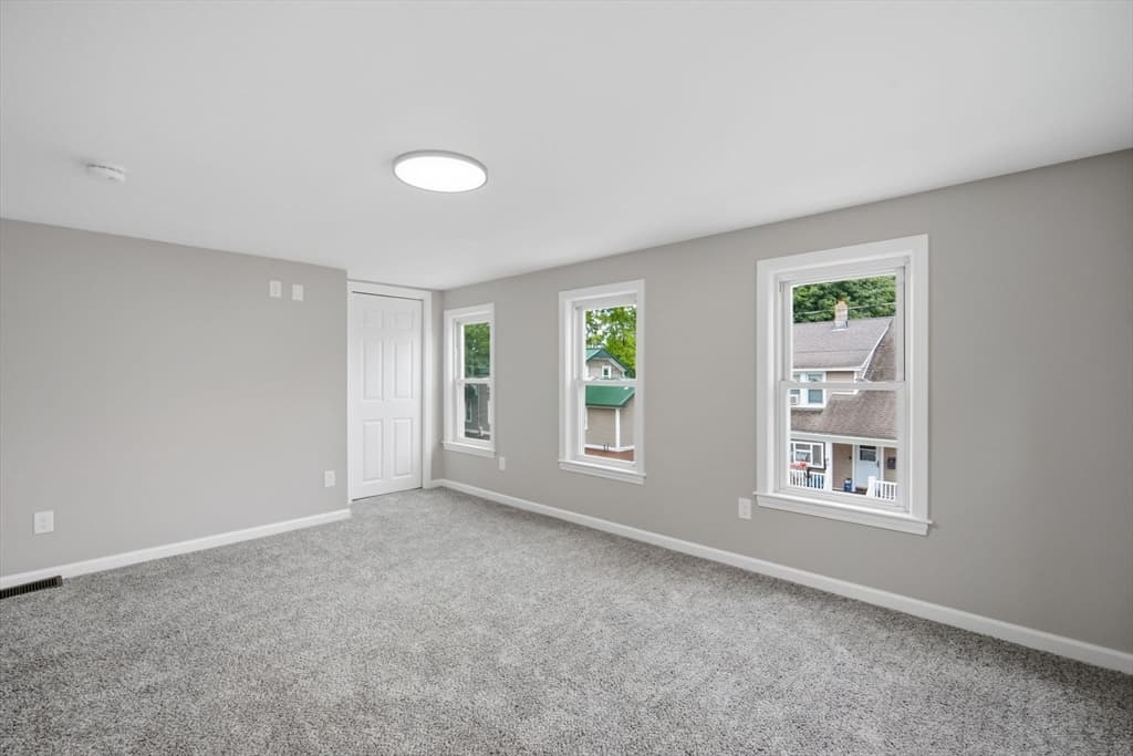 55 Fuller St, Chicopee MA 01020 photo 27