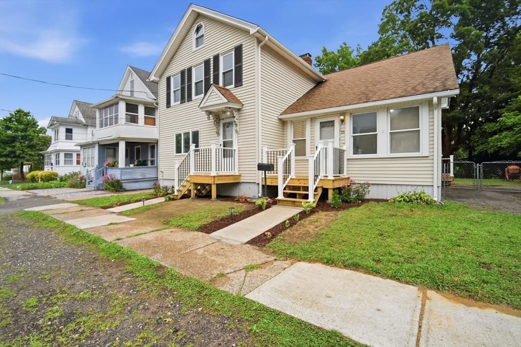 55 Fuller St, Chicopee MA 01020 photo 3
