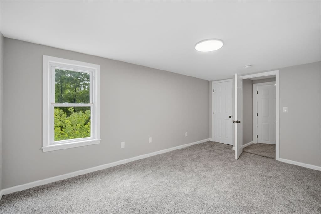 55 Fuller St, Chicopee MA 01020 photo 32