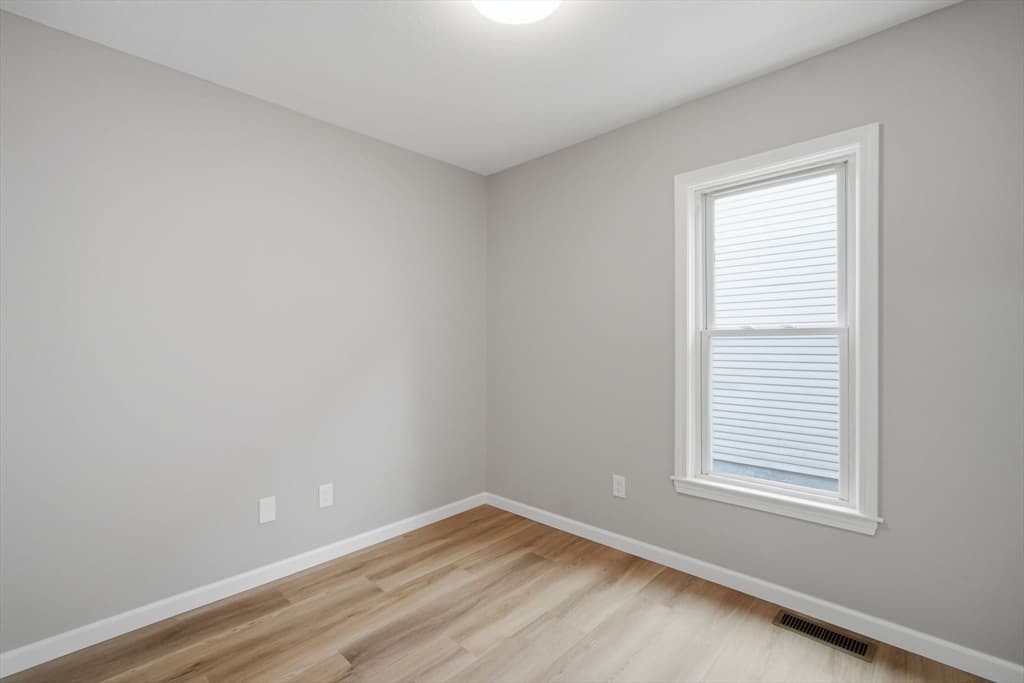 55 Fuller St, Chicopee MA 01020 photo 18